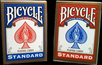 Jeux de cartes Bicycle magie scène Perpignan Arnaud Illusionniste close-up